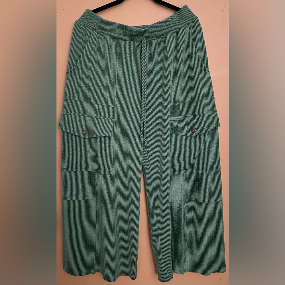 Blumin Apparel Green Wide-Leg Pants.